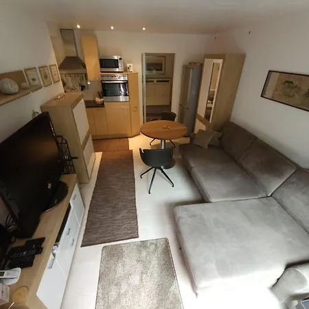 In Familienhaus Mit Garten, Terrasse, Carport Mit E-ladestation, Suedost *