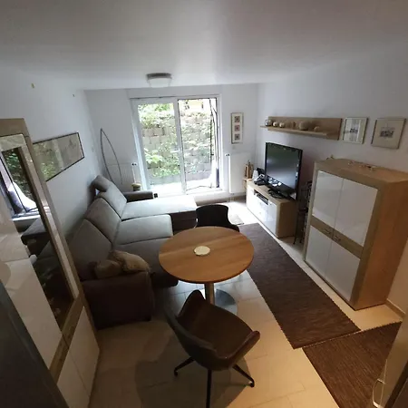 In Familienhaus Mit Garten, Terrasse, Carport Mit E-ladestation, Suedost Leipzig