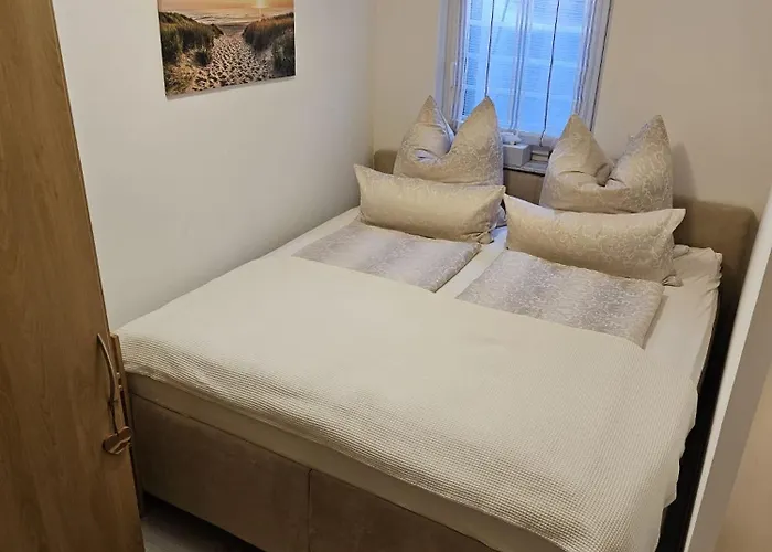 Monarchenhuegel In Seenaehe, Garten, Terrasse, Carport Mit Wallbox Appartement *